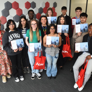 Sixteen Glasgow students take first steps towards finance careers with Aon